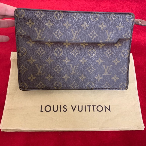 Louis Vuitton Handbags - Authentic Louis Vuitton homme clutch